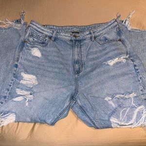 American Eagle Destroyed Mom Jeans Size 14